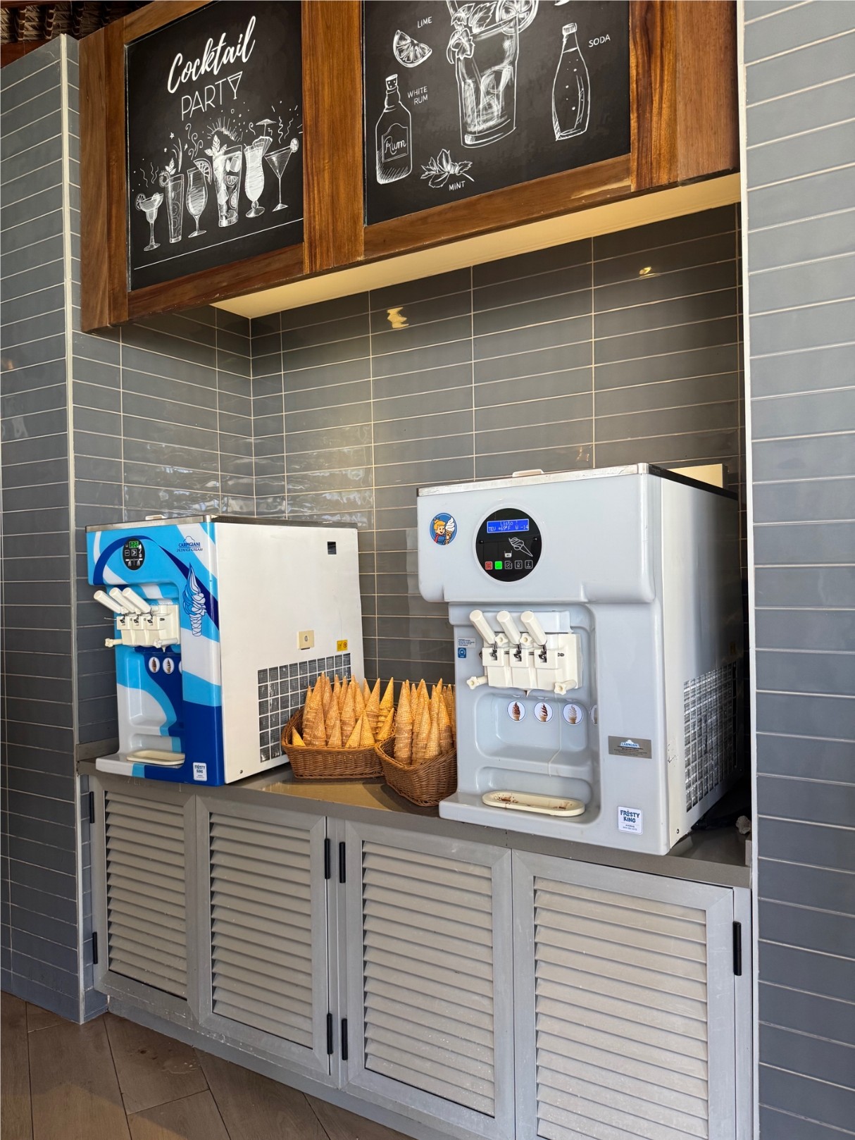 Instalación de máquinas soft-serve en hotel del Caribe
